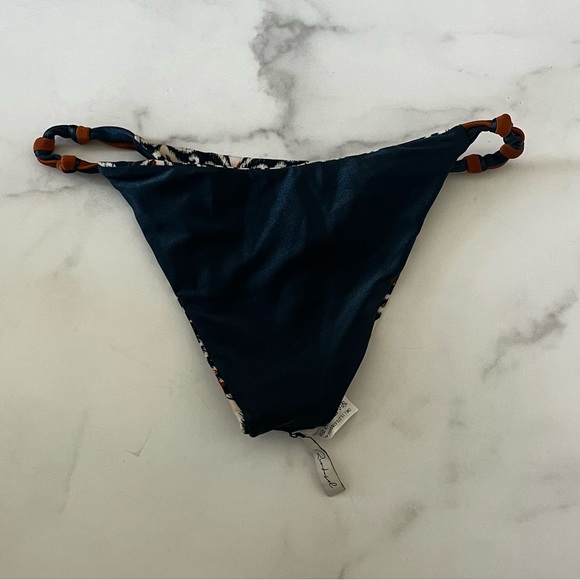 New RIO DE SOL Brazilian Bikini Bottom Ikat Essential Reversible Navy Blue Large - Picture 10 of 11